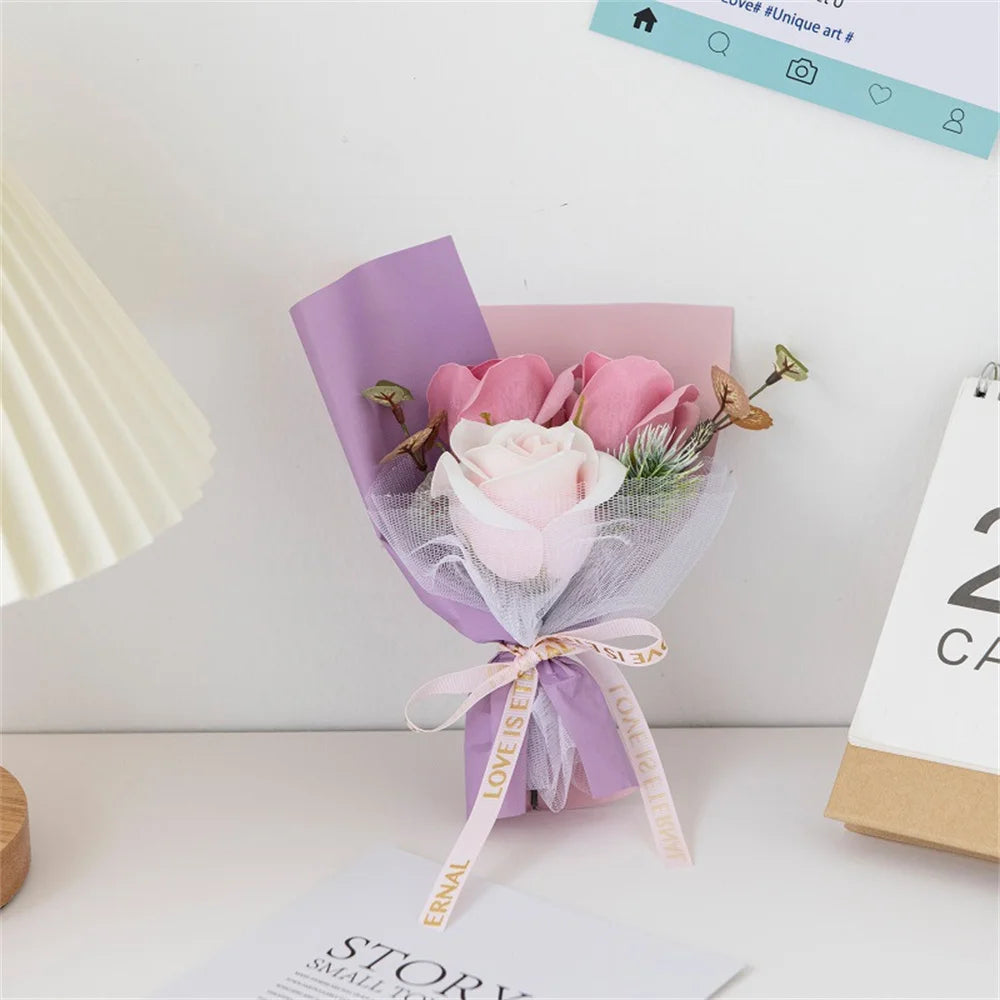 Small decorative artificial rose bouquet for valentine's day - vue 8 sur 13