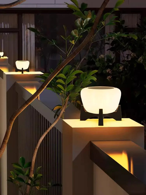 Modern solar garden lights for villa outdoor spaces - vue 6 sur 12