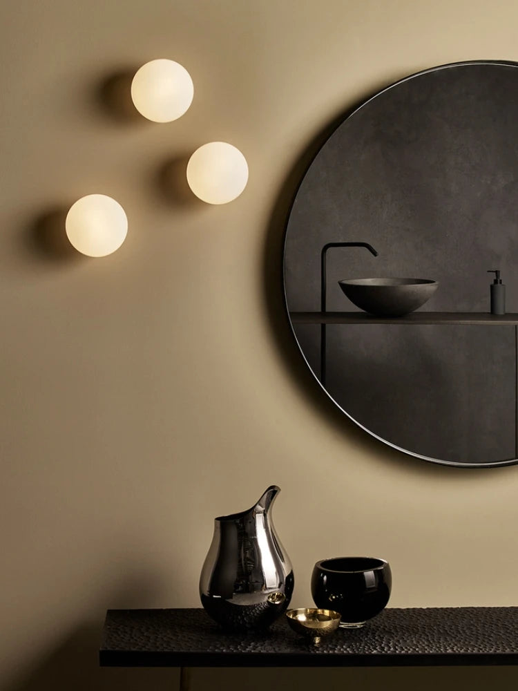 Minimalist glass wall light for modern interiors - vue 3 sur 8