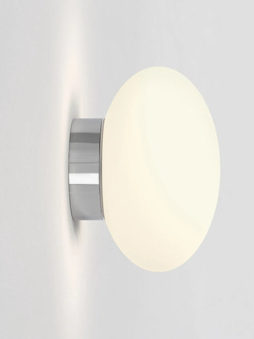 Minimalist glass wall light for modern interiors - vue 6 sur 8
