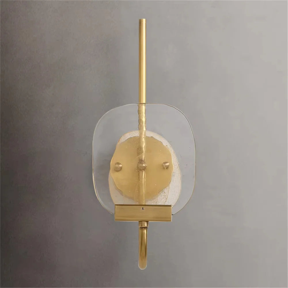 Luxury brass and crystal LED wall light with modern design - vue 4 sur 7