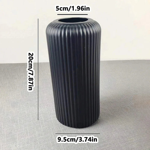 striped plastic vase for decorative flower arrangement - vue 11 sur 10