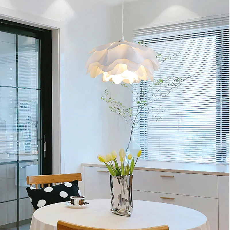 Minimalist modern flower pendant light, French design for children and restaurants