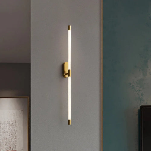 Minimalist acrylic LED wall light with metallic dimmer - vue 5 sur 10