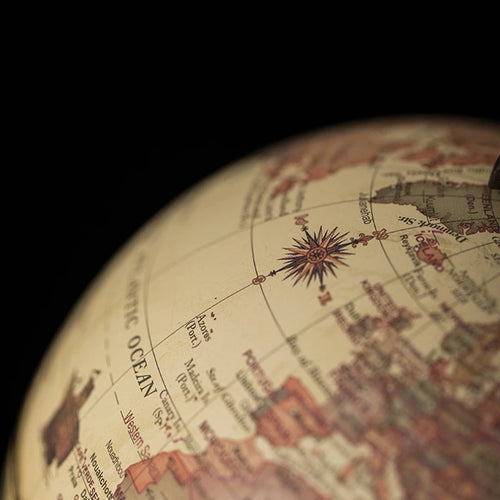 vintage wooden world globe with stand for students - vue 5 sur 7