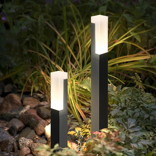 Modern aluminium garden lamp for outdoor lighting
