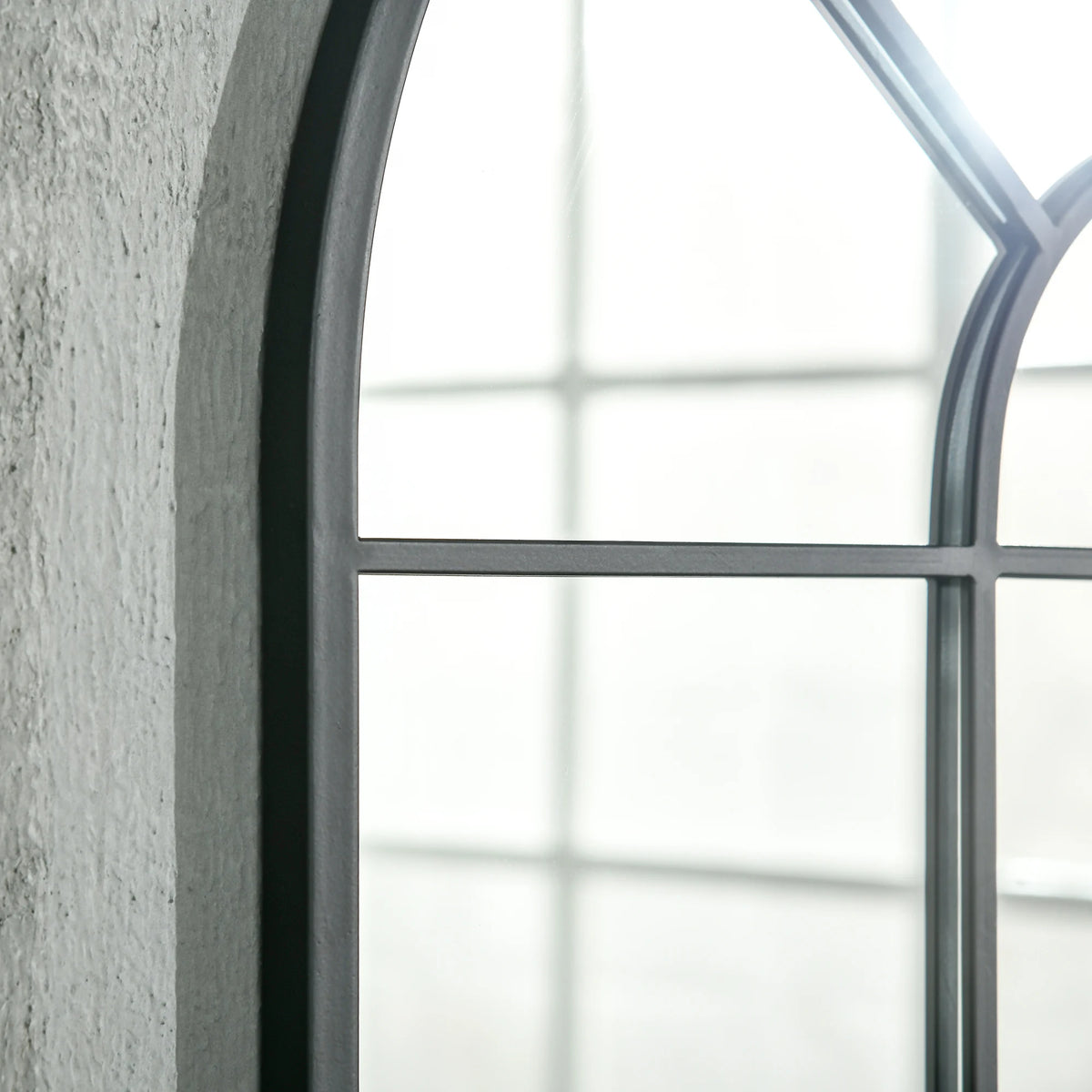 decorative window-style wall mirror for interiors - vue 7 sur 7