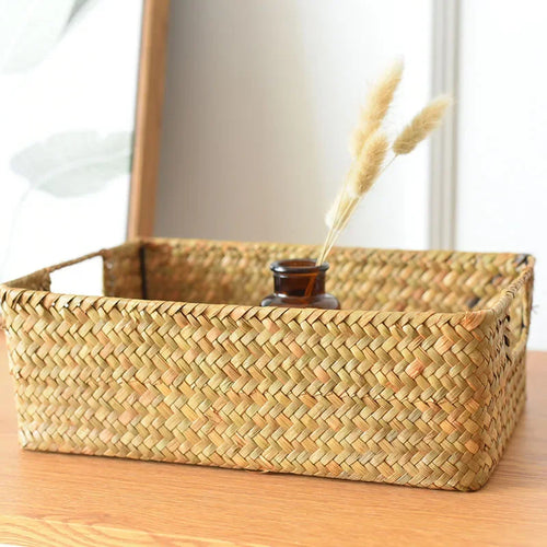 large woven seagrass basket for storage and decoration - vue 4 sur 10