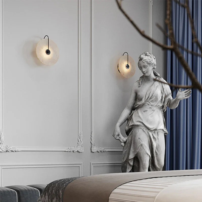 Gold metal and natural marble LED wall light for modern lighting - vue 5 sur 19