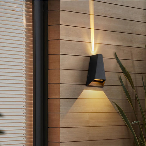 Outdoor waterproof wall light for staircases, balconies, porch and garden - LED - vue 3 sur 8