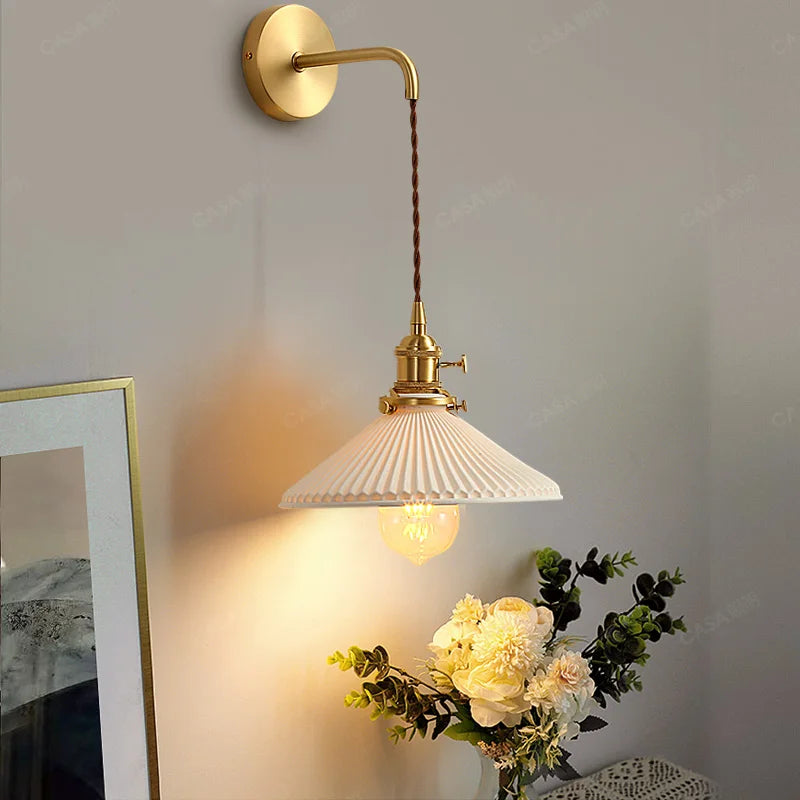 Modern gold ceramic wall light with adjustable cord and LED - vue 9 sur 23