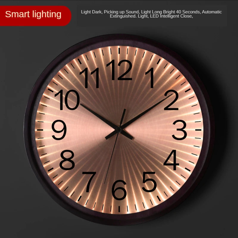 modern design wall clock in golden wood silent and creative - vue 18 sur 19