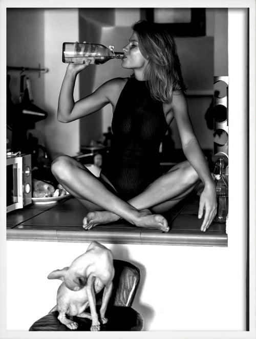 Art print women drinking wine and eating spaghetti wall decor