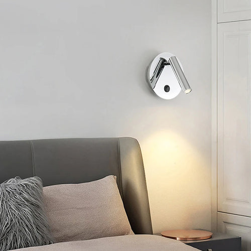 Chrome metal wall light with adjustable angle for reading - vue 4 sur 10