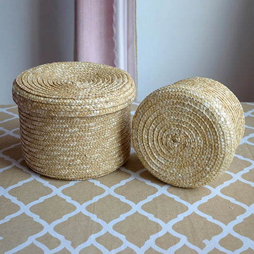round woven straw storage basket with multipurpose lid - vue 2 sur 10