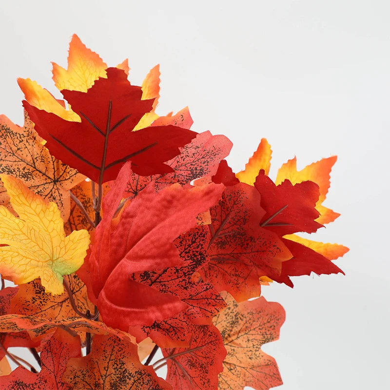 Artificial maple leaves for autumn and Halloween decoration - vue 5 sur 12