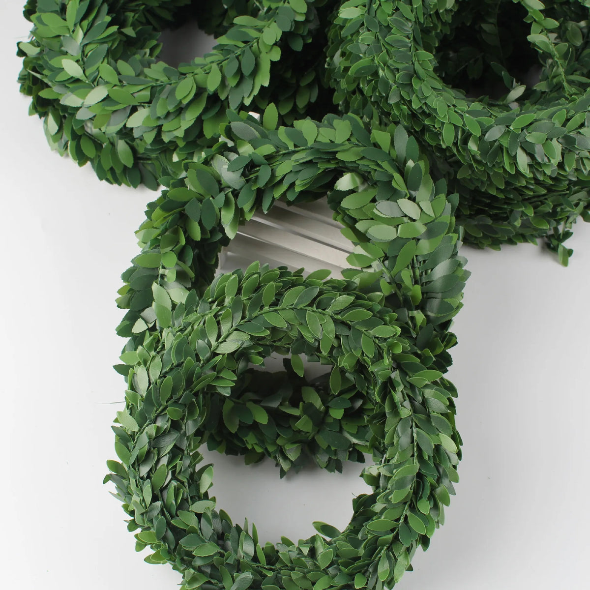 Artificial leaf garland for wedding and home decoration - vue 4 sur 8