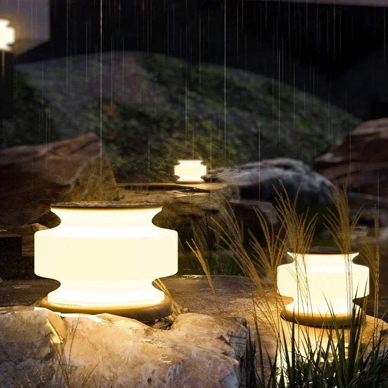Waterproof solar LED light for modern outdoor garden and landscape lighting - vue 3 sur 8