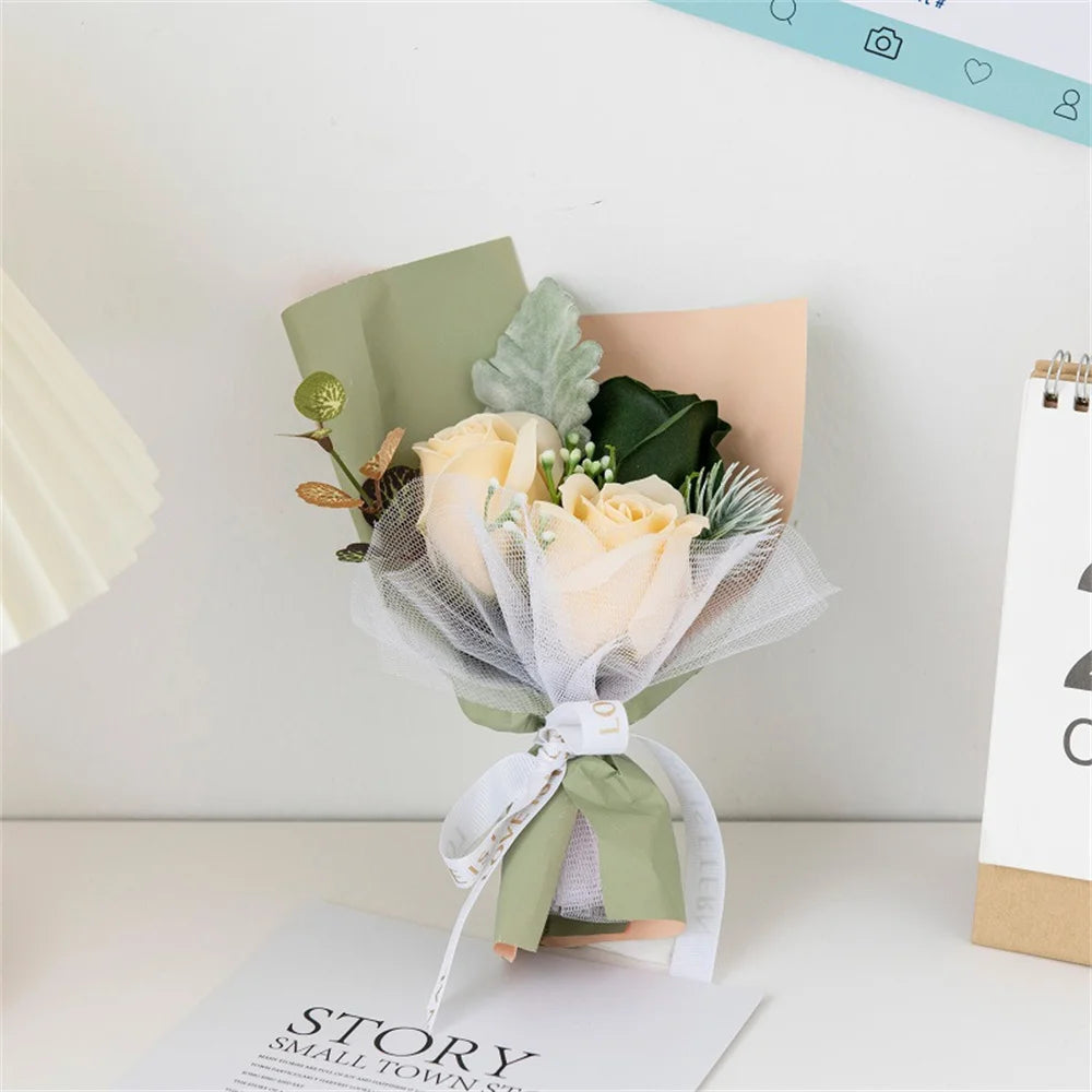 Small decorative artificial rose bouquet for valentine's day - vue 12 sur 13