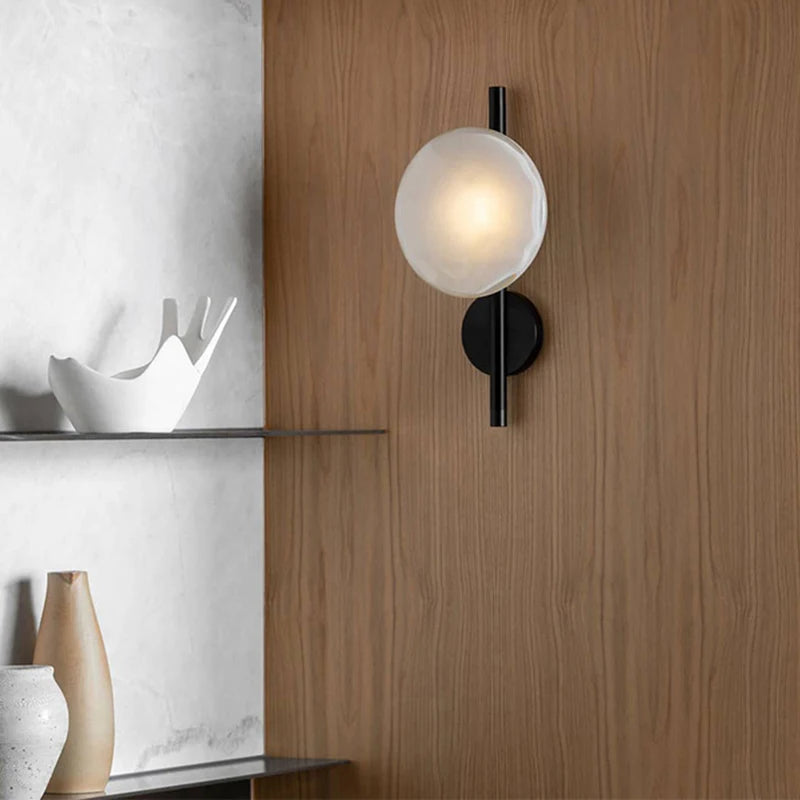 Nordic clear glass and gold metal wall light for multiple spaces - vue 4 sur 18