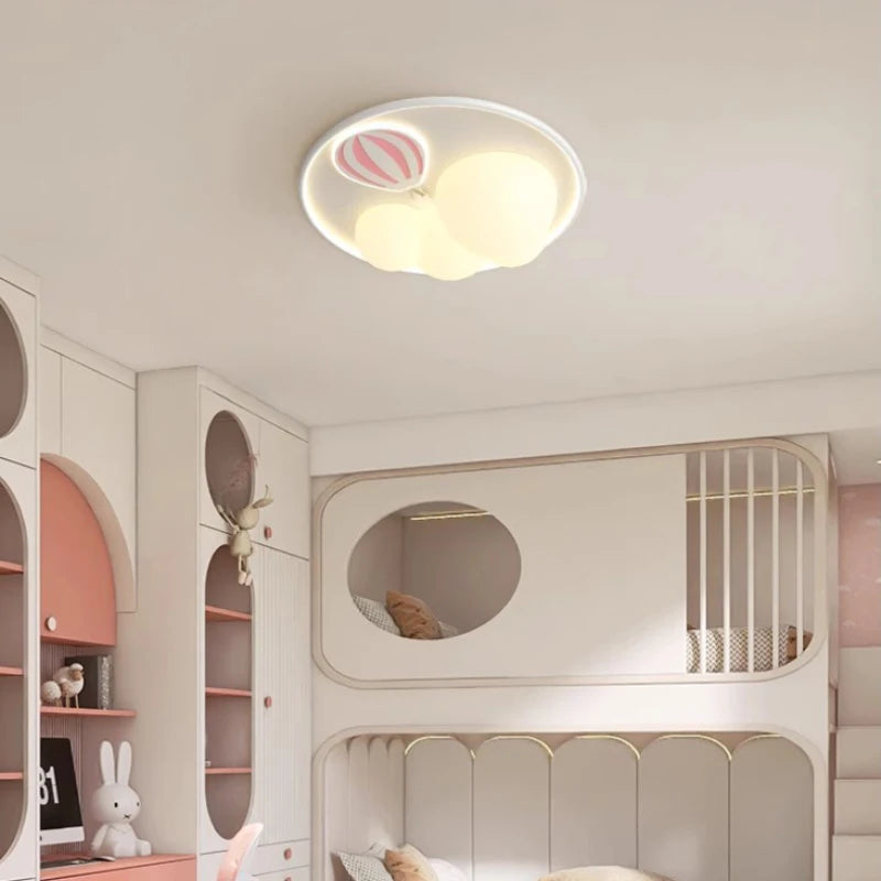 Modern hot air balloon ceiling light for girl's room - vue 3 sur 9