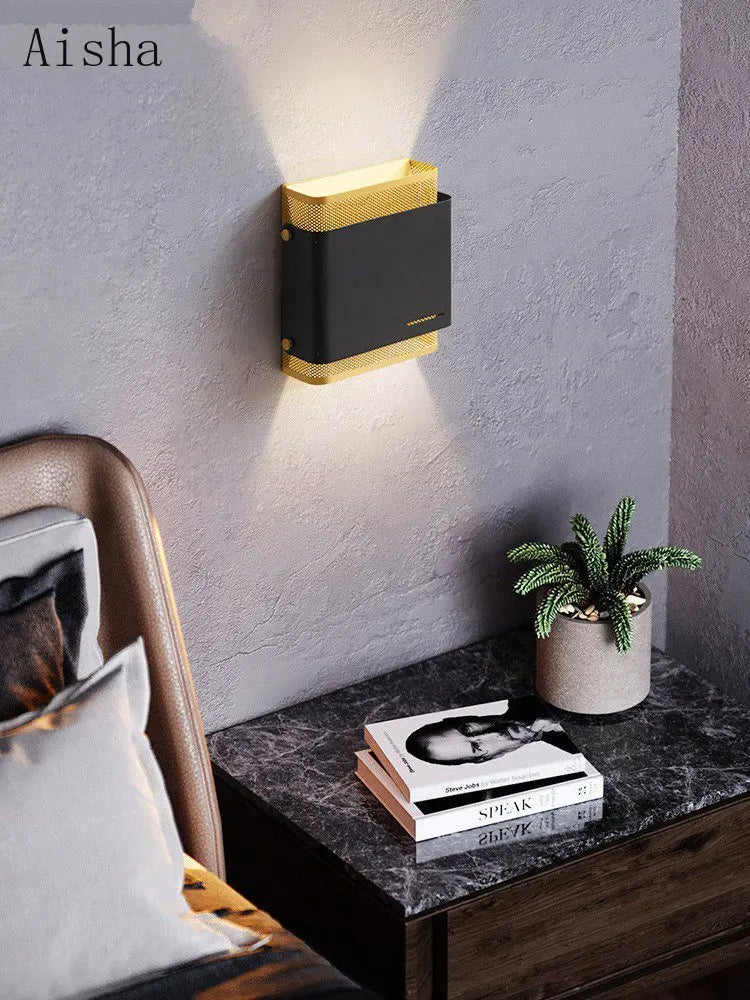 American style iron LED wall light for modern interiors - vue 3 sur 7