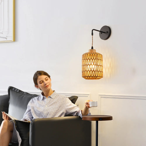 Rattan wall light for rustic interior decor - vue 4 sur 6