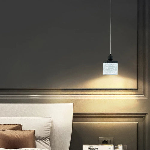 Adjustable resin and metal LED chandelier - vue 5 sur 7