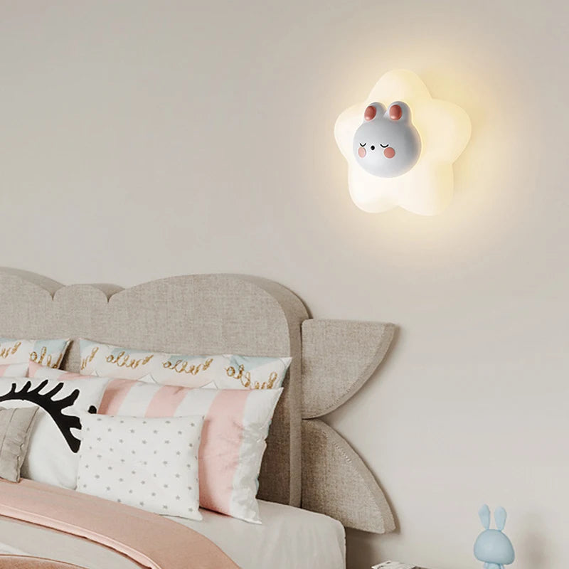 Modern minimalist LED wall light with star, moon, bear and bunny - vue 6 sur 10