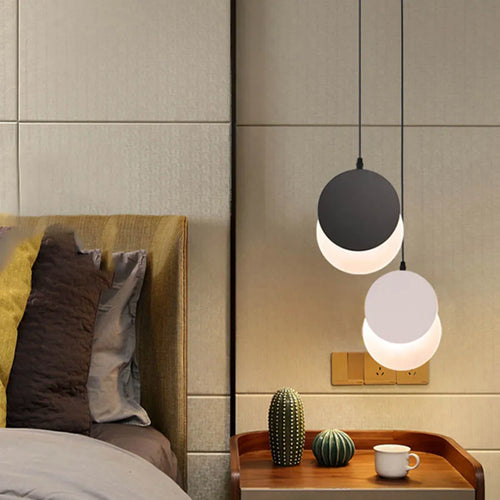 Modern decorative moon design pendant light for indoor use - vue 3 sur 10