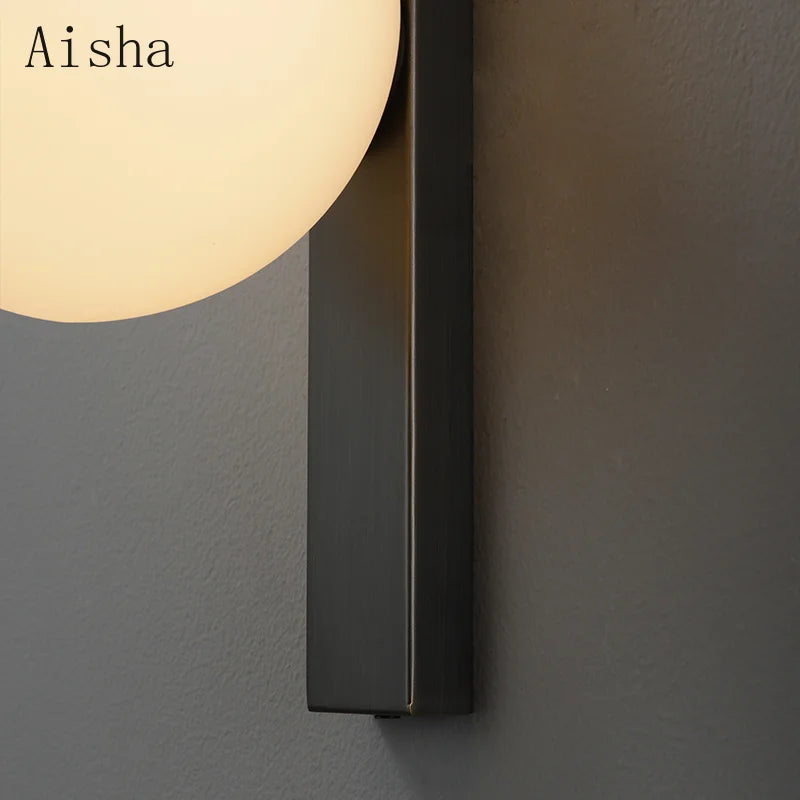 Minimalist design wall light for modern interiors - vue 6 sur 7