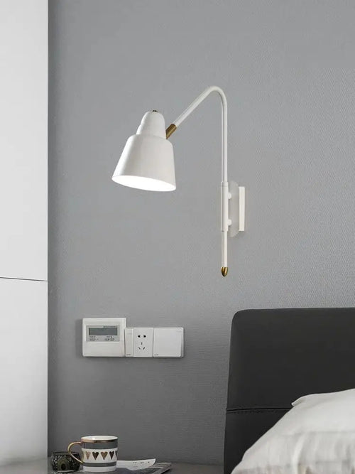 modern wall light with swing arm for elegant interior - vue 3 sur 17