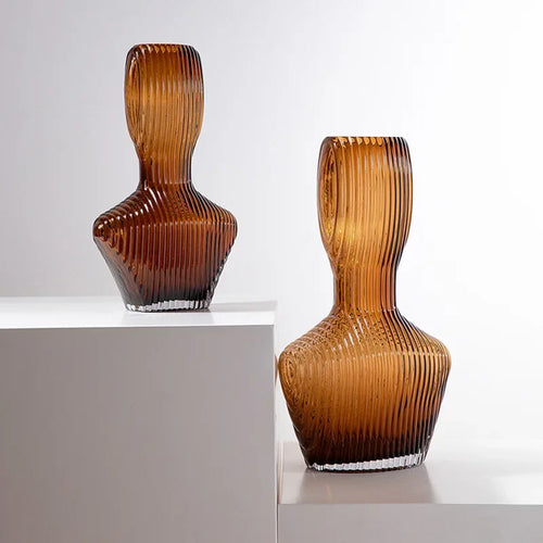 abstract glass sculpture with decorative stripes for interior decoration - vue 3 sur 15