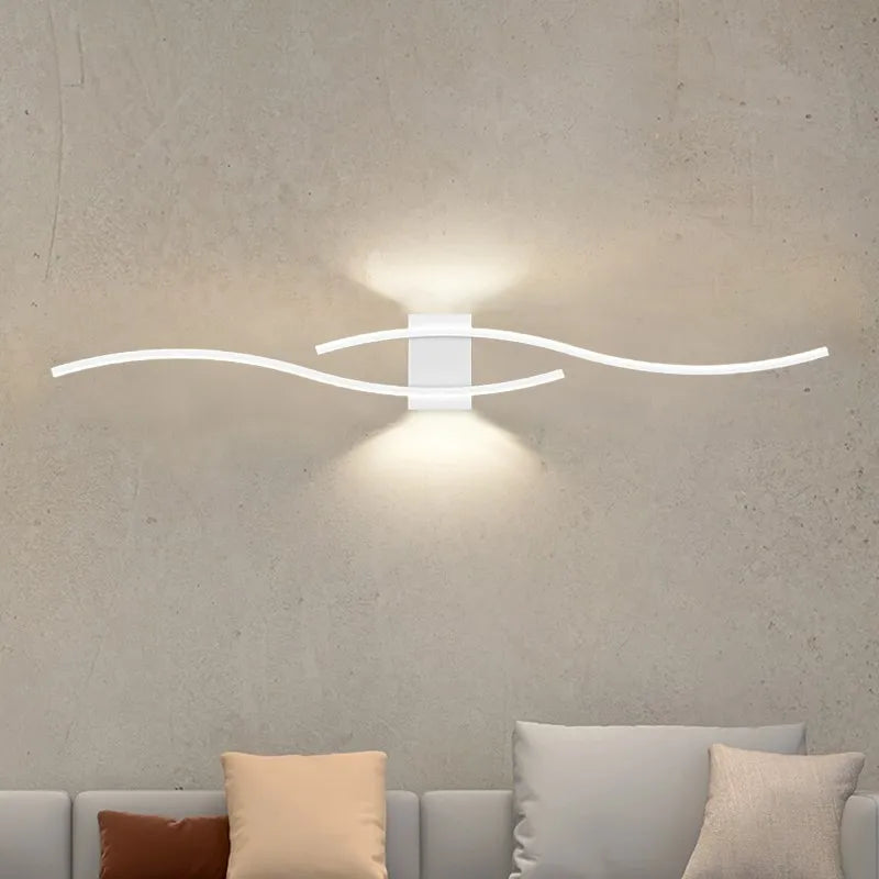 Long LED strip wall light for TV background, bedroom, living room, home interior - vue 4 sur 10