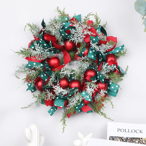 Festive Christmas wreath with ribbons and decorative baubles - vue 2 sur 8