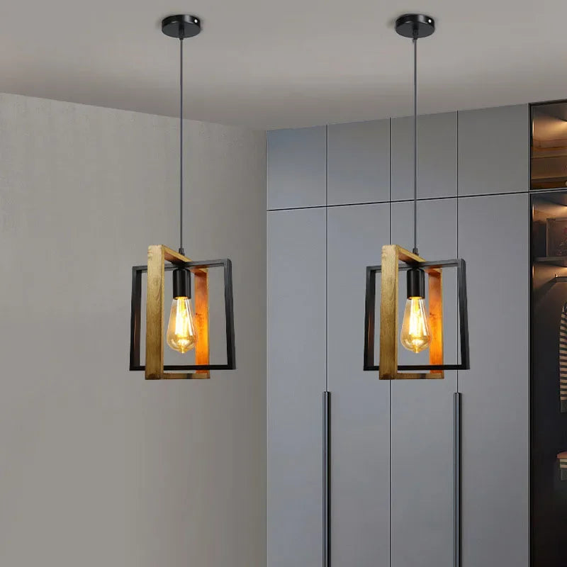 Retro iron and wood chandelier for bar or restaurant - vue 3 sur 7