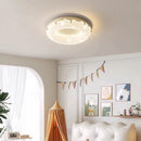 Doughnut-shaped ceiling light for a modern and cosy children's bedroom