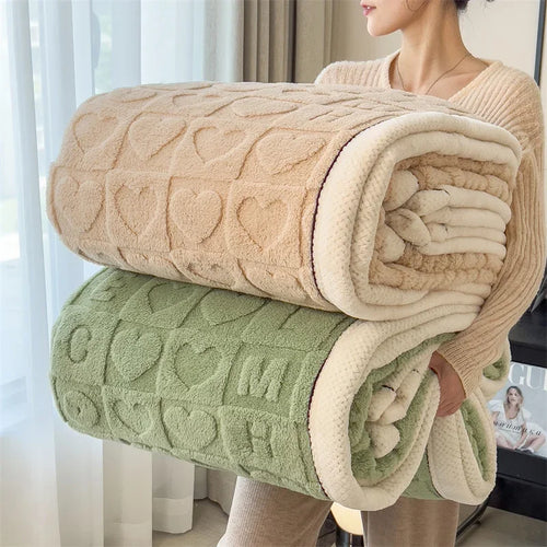 Thick winter fleece throw with heart pattern for sofa and bed - vue 3 sur 6