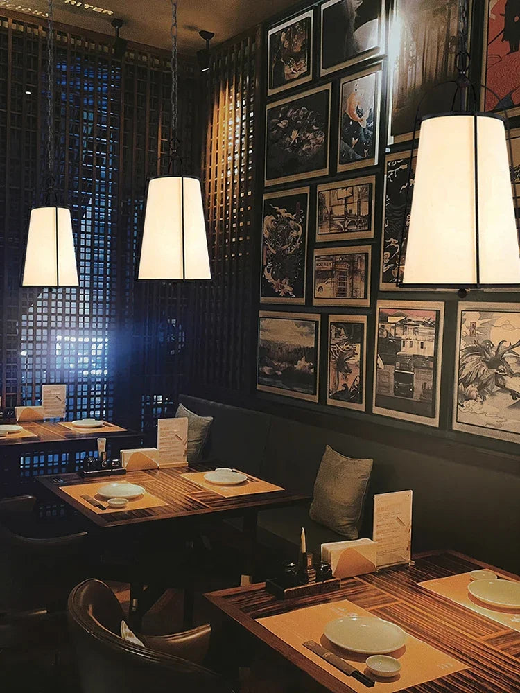 Gold and black pendant light for modern Japanese restaurant - vue 4 sur 9