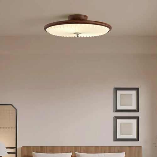 Minimalist medieval bronze ceiling light for study - vue 2 sur 10