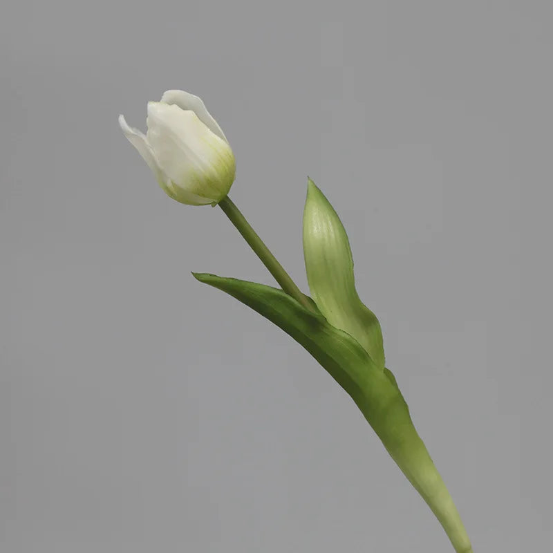 Realistic artificial tulips for weddings and party decorations