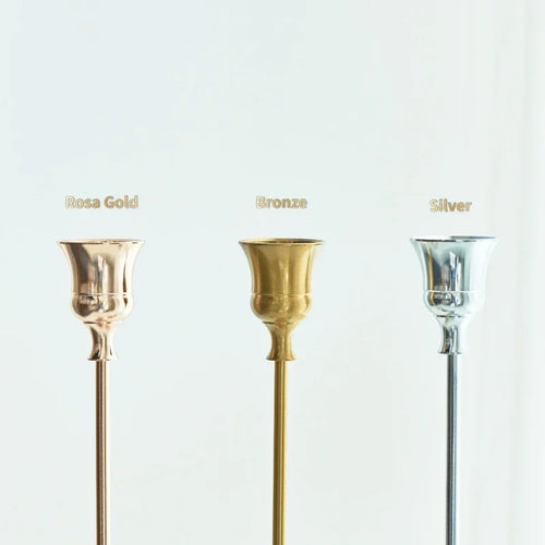 Set of three gold brass candle holders for weddings and dinners - vue 5 sur 18