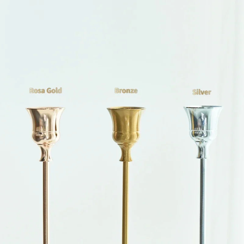 Set of three gold brass candle holders for weddings and dinners - vue 5 sur 18