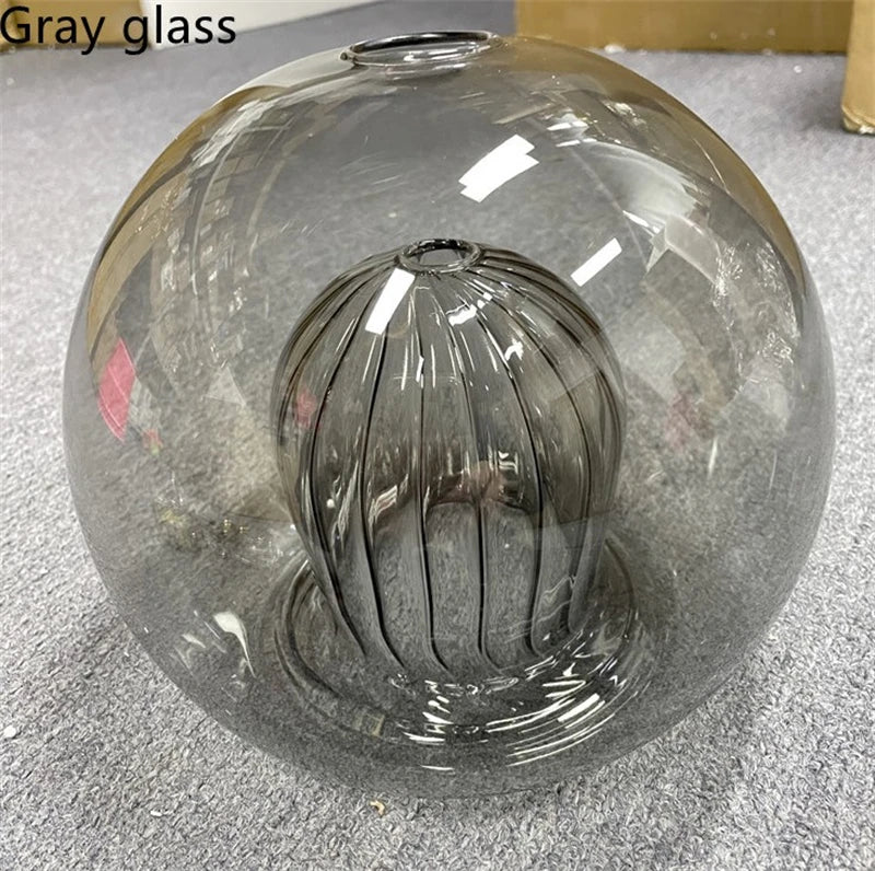 Round glass pendant light with elegant industrial style - vue 6 sur 12