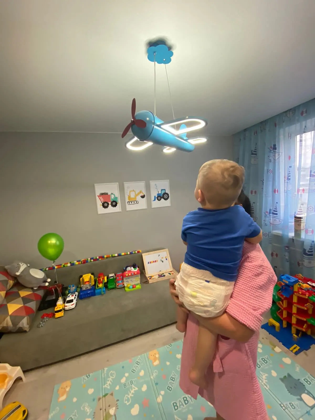 Modern LED plane chandelier for children's bedroom - vue 5 sur 10