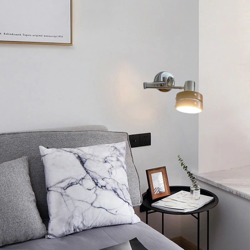 American style adjustable wall light with long wooden arm and chrome finish - vue 4 sur 6