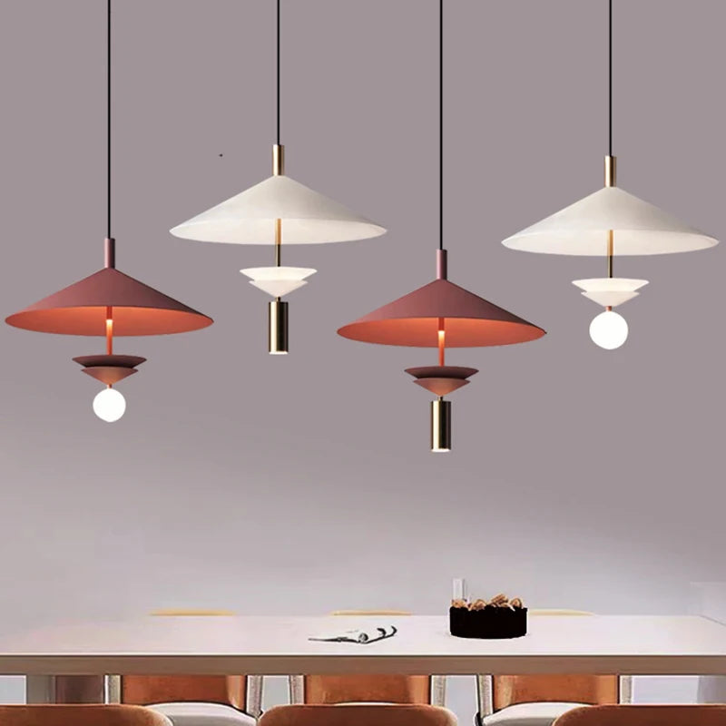 Minimalist postmodern flying saucer pendant light - vue 6 sur 10