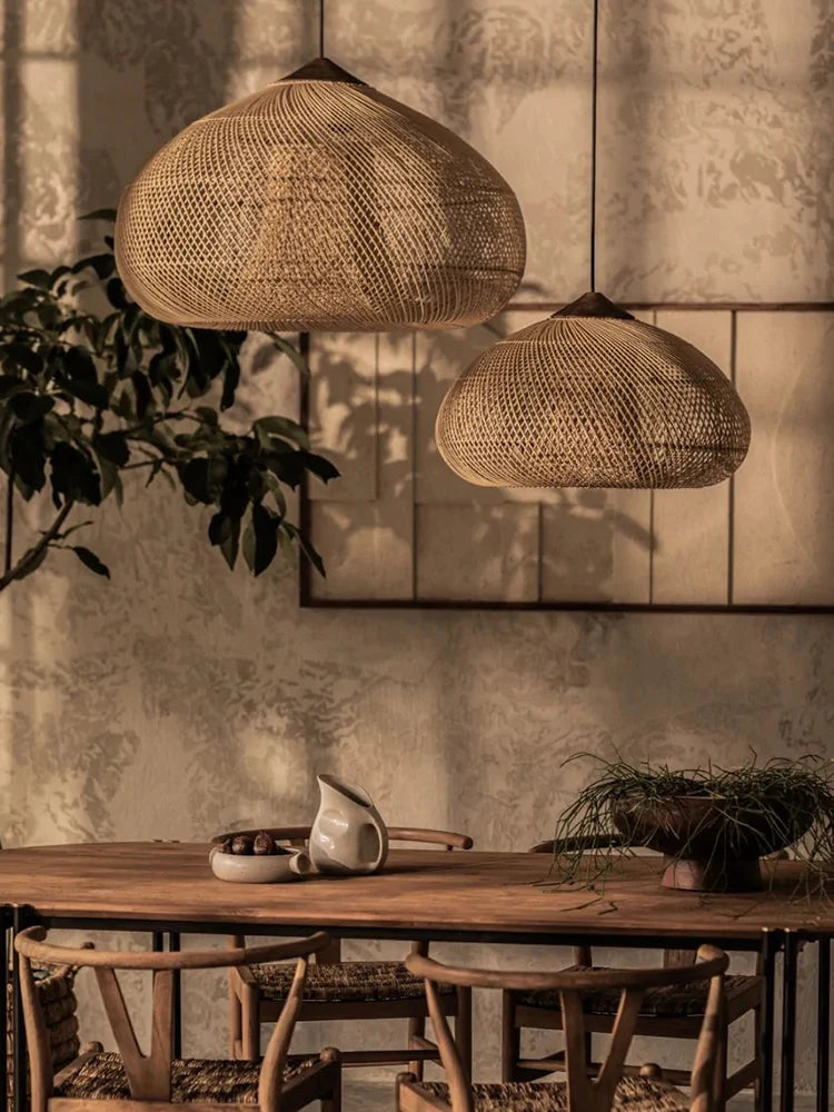 Woven rattan pendant light for tranquil Japanese-style restaurant - vue 4 sur 13