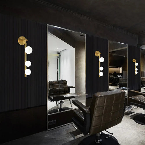 Modern glass wall light with luxurious design for elegant interiors - vue 4 sur 8