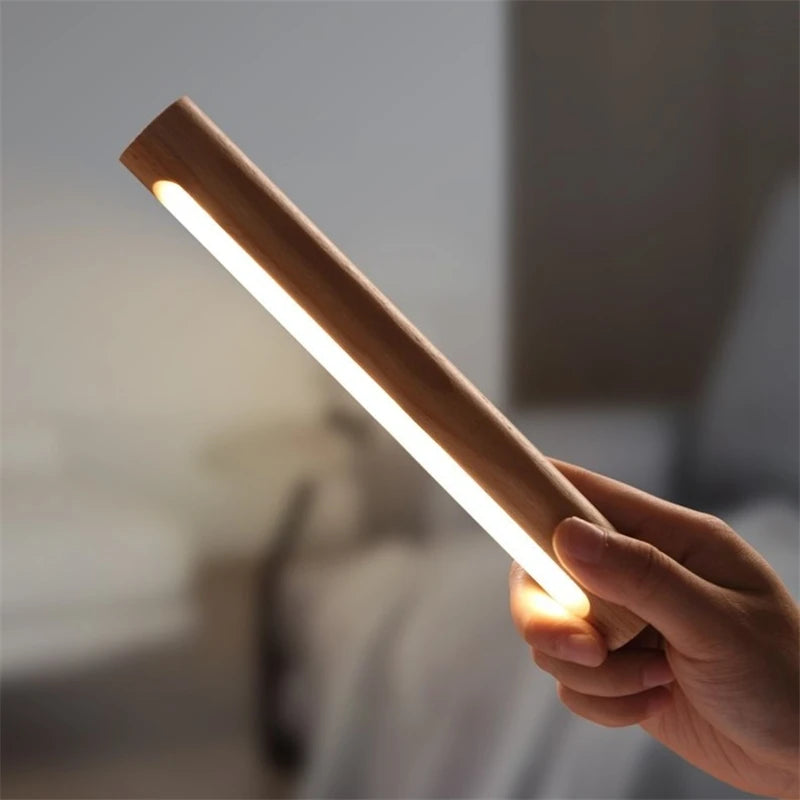 Magnetic wooden rotatable wall light with USB charging and touch dimming - vue 3 sur 7